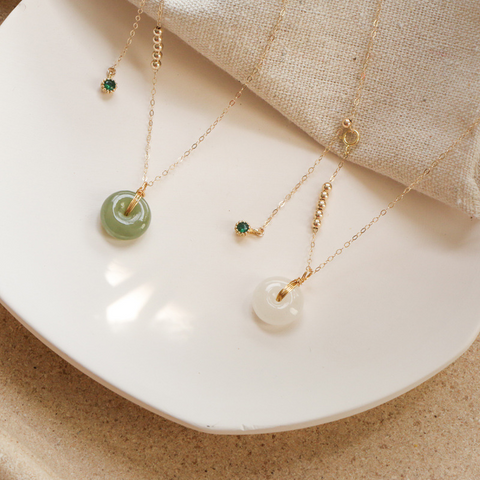 Hetian Jade Peace Buckle Pendant Necklace for Women – Minimalist Collarbone Chain Jewelry Gift