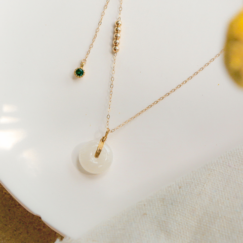 Hetian Jade Peace Buckle Pendant Necklace for Women – Minimalist Collarbone Chain Jewelry Gift